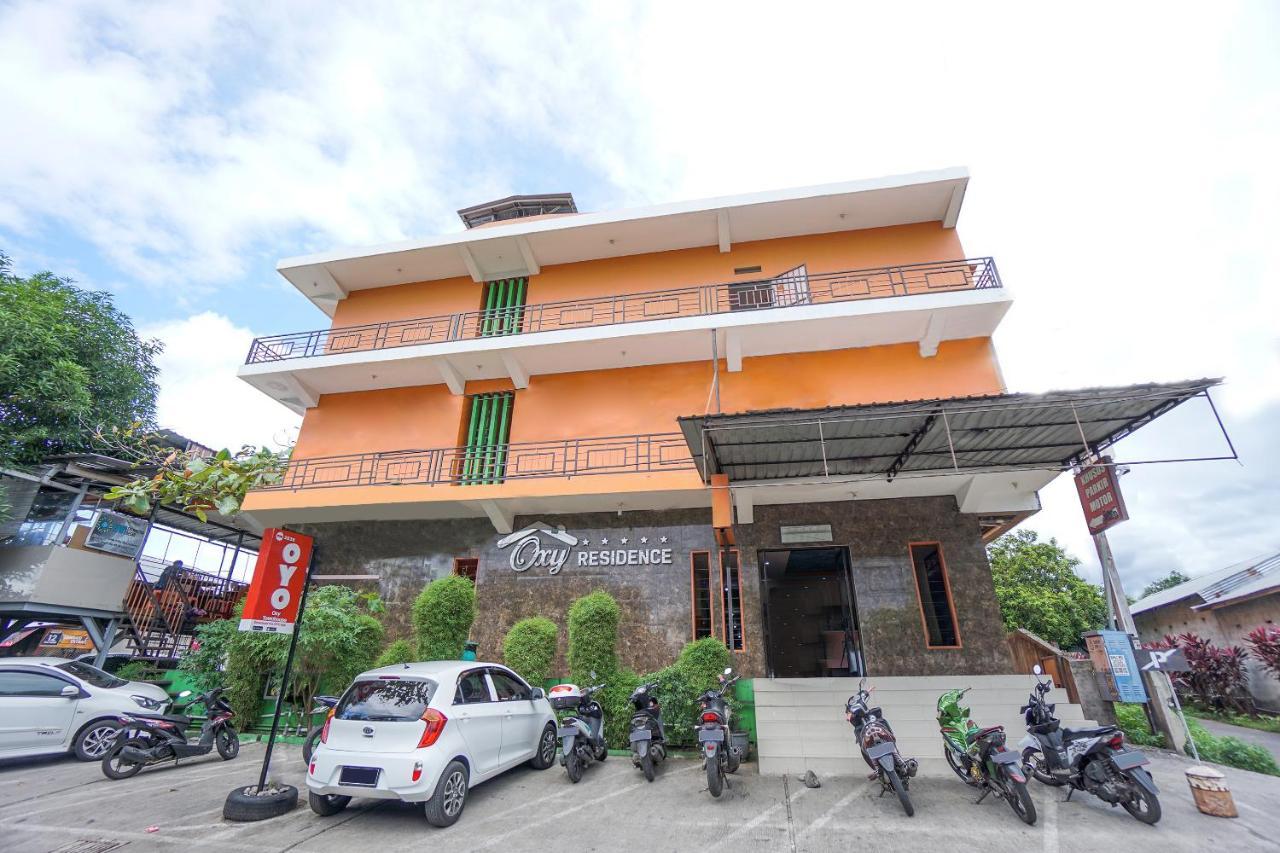 Super Oyo 2639 Oxy Townhouse Hotell Manado Exteriör bild