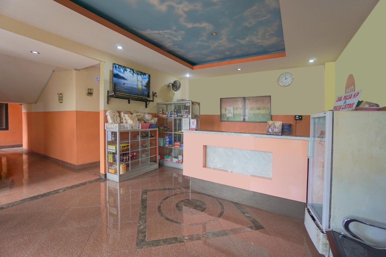 Super Oyo 2639 Oxy Townhouse Hotell Manado Exteriör bild