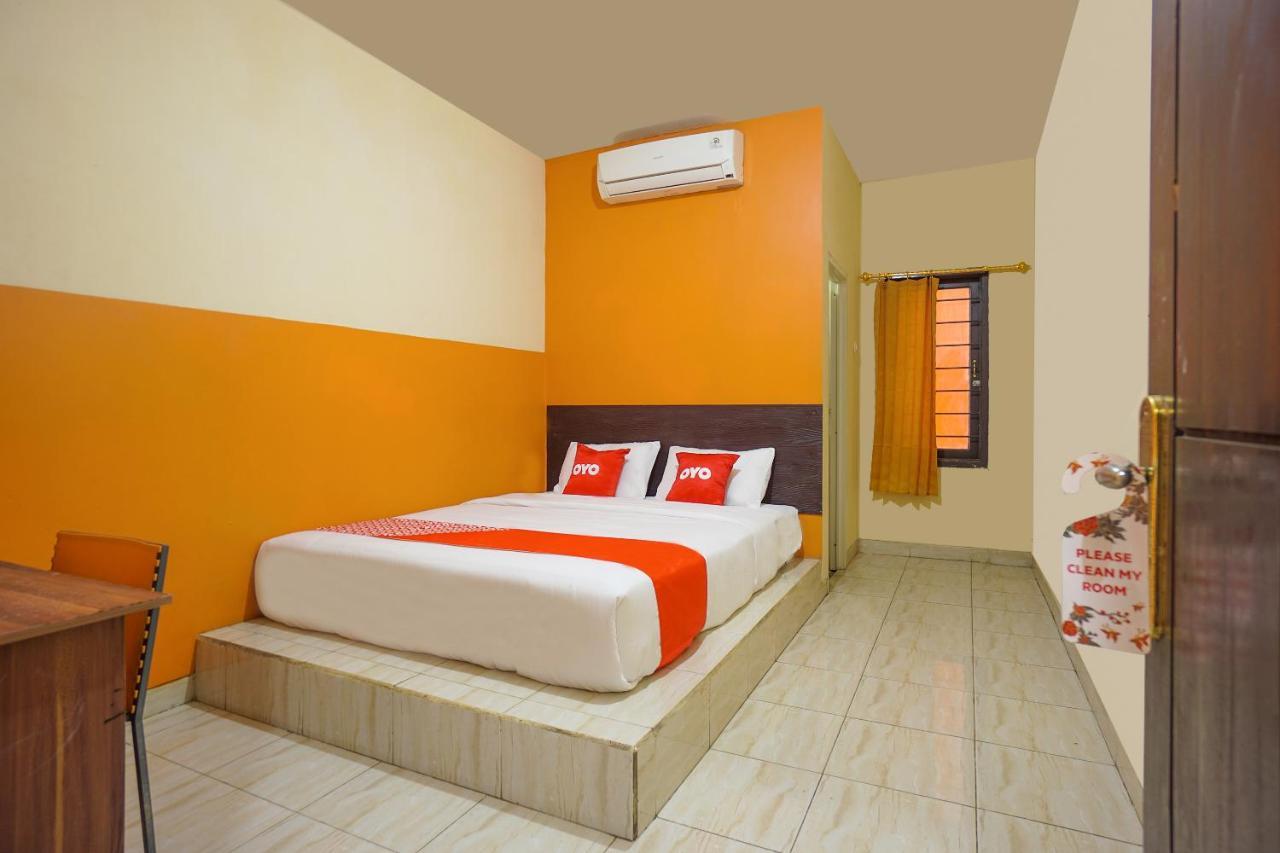 Super Oyo 2639 Oxy Townhouse Hotell Manado Exteriör bild